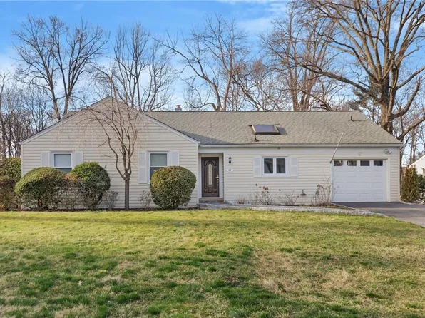 82 Hanson Lane, New Rochelle, NY 10804