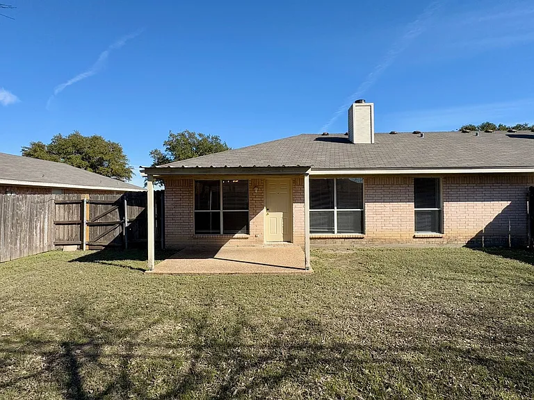 974 Parkview Cir — Photo 11