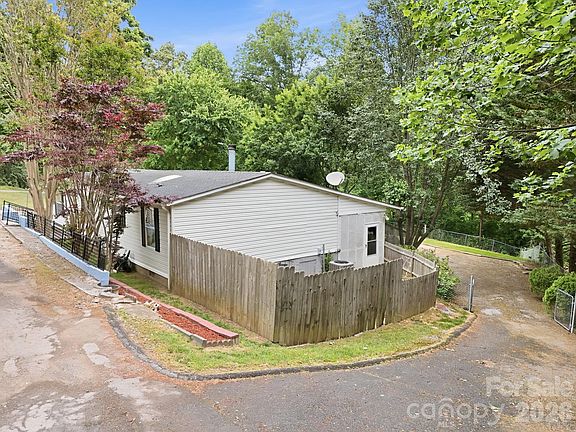 2nd image of 405 Gray Ct