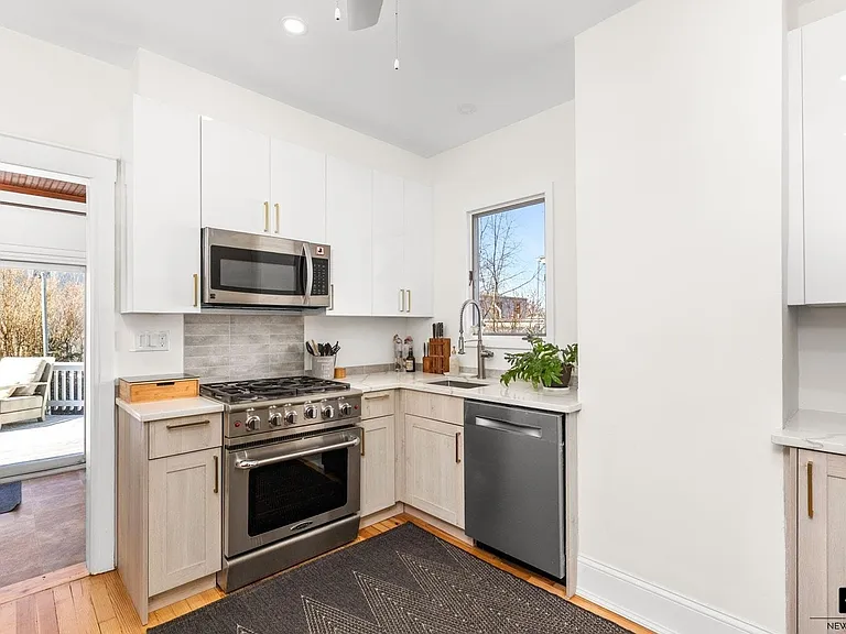 401 Hunter Ave #HOUSE — Photo 9