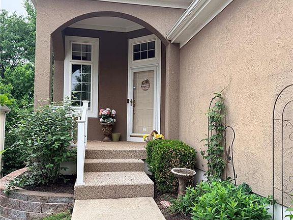 4th image of 13322 Pennsylvania Ct