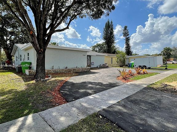 4th image of 11940 NW 29th St