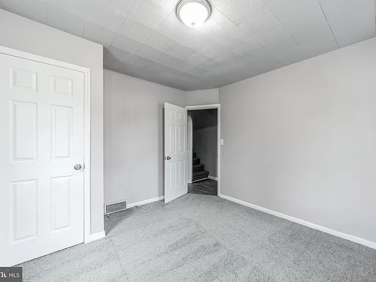 19 McClellan Ave — Photo 18