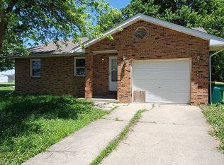 1371 Lee St, Granite City, IL 62040