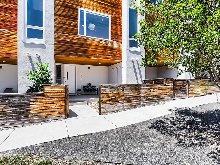 1731 King St #1731 — Photo 31