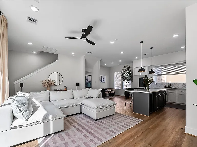 4804 Elysian St #C — Photo 7