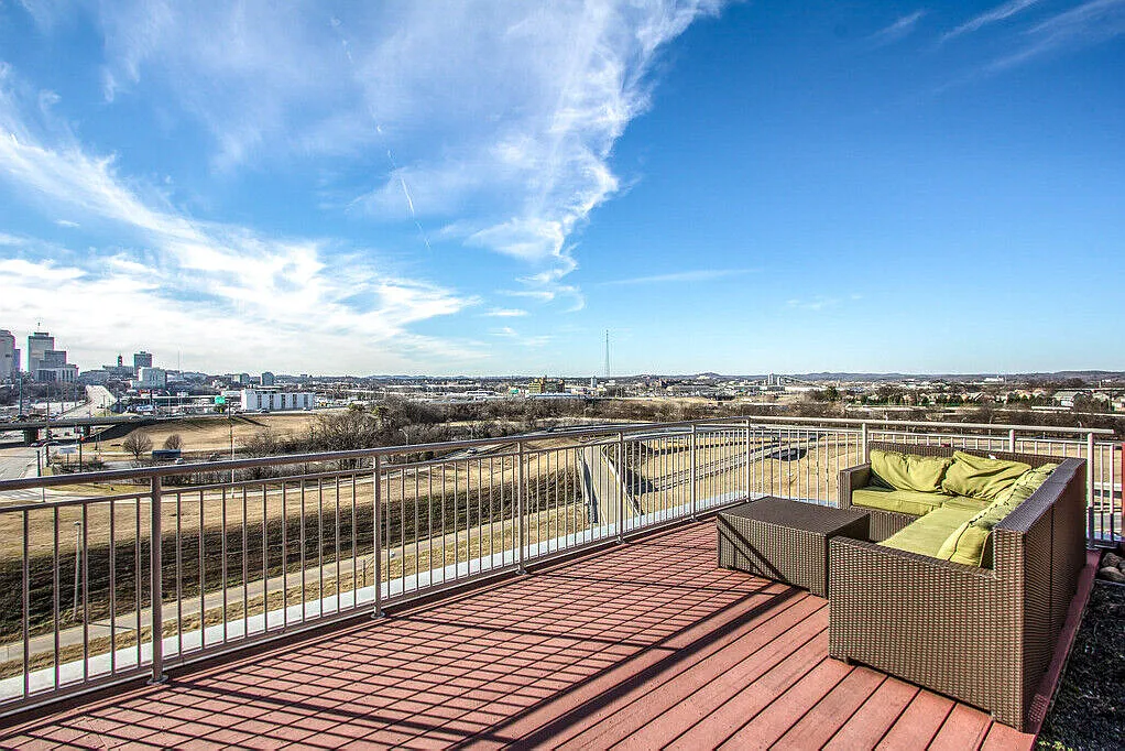 1 bed, 1.5 bath, 1052 sqft, $2,900 — Photo 3