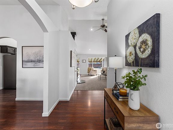 3rd image of 16911 Flume Road SE