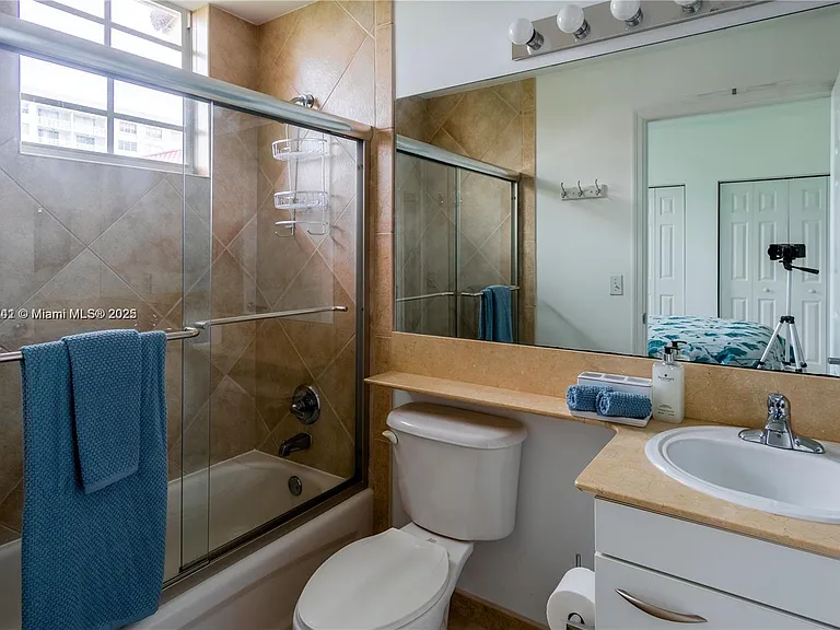 2069 S Ocean Dr — Photo 7