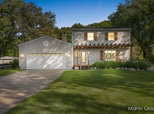 15475 Linn Ct, Spring Lake, MI 49456