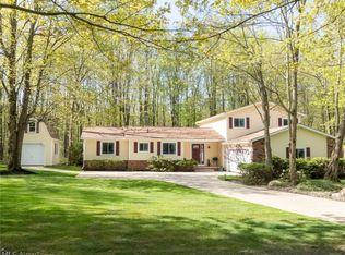 11575 Cherry Hollow Dr, Chardon, OH 44024