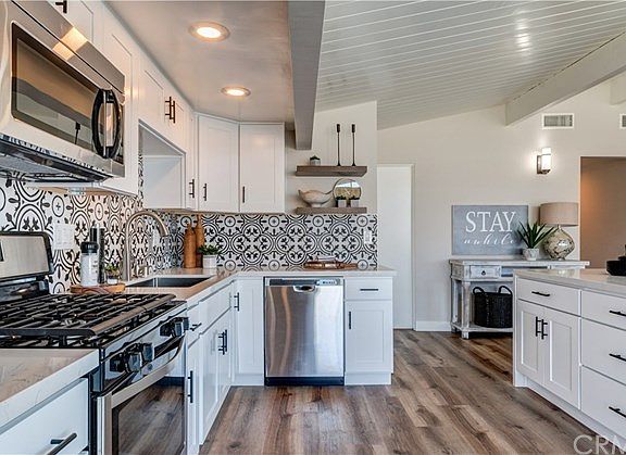 3rd image of 8597 Valley View St