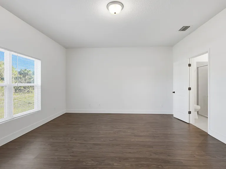 3227 Halsey Ave SE — Photo 32