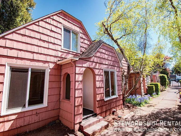 1376 W 6th Ave #A — Photo 1