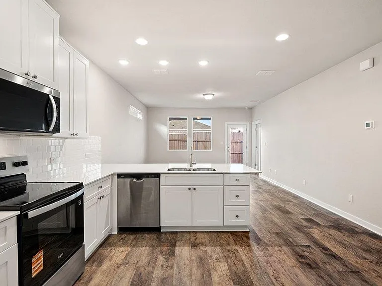 2310 Castillo Dr #71 — Photo 6