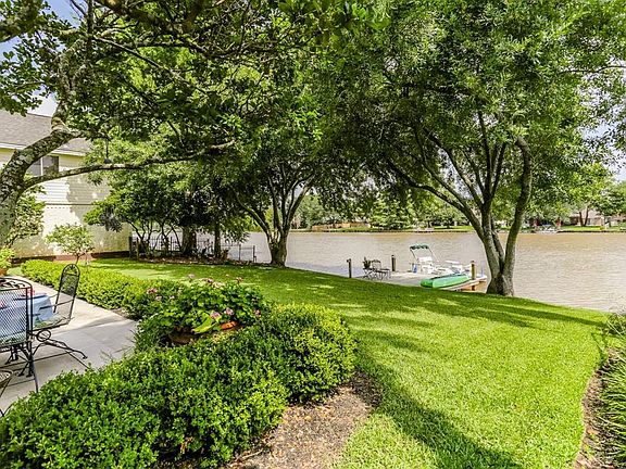 2nd image of 718 Sandpiper Dr