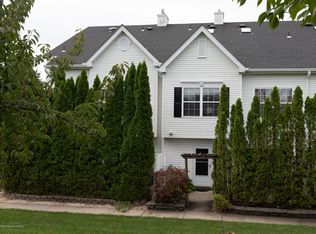 35 Madison Ct, Tinton Falls, NJ