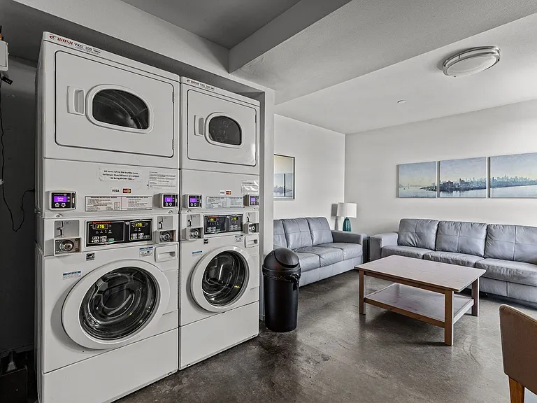 Horizon Greenwood Apartments — Photo 11
