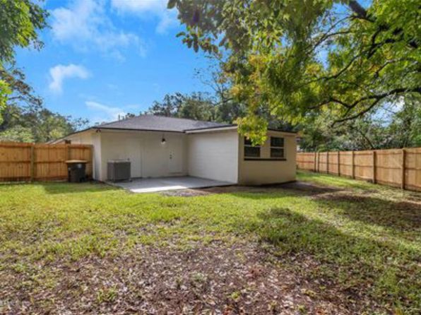 724 Luna St