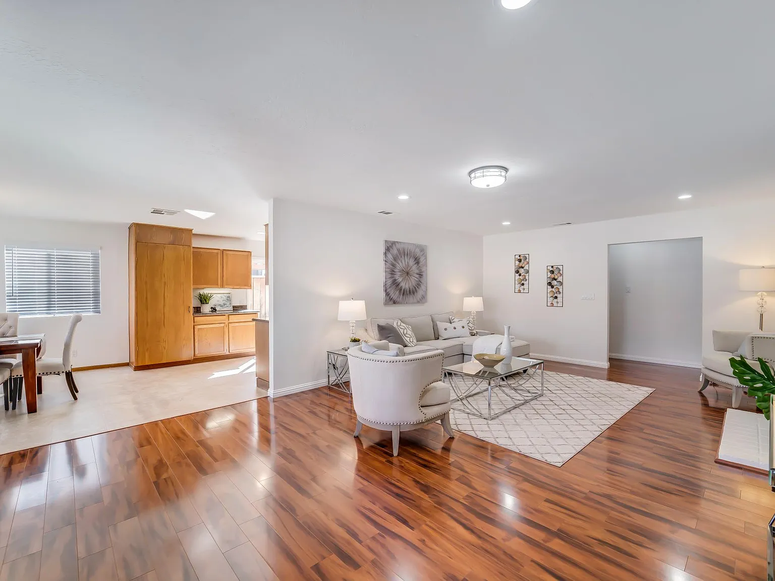 2845 Custer Dr — Photo 2