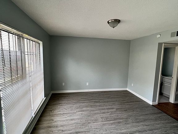 2nd image of 5527 Apple Blossom Dr