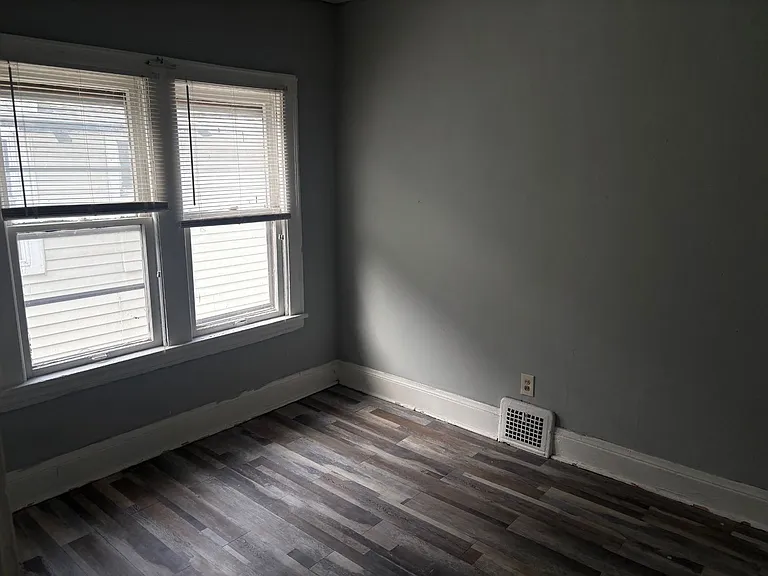 12702 Iowa Ave. — Photo 13