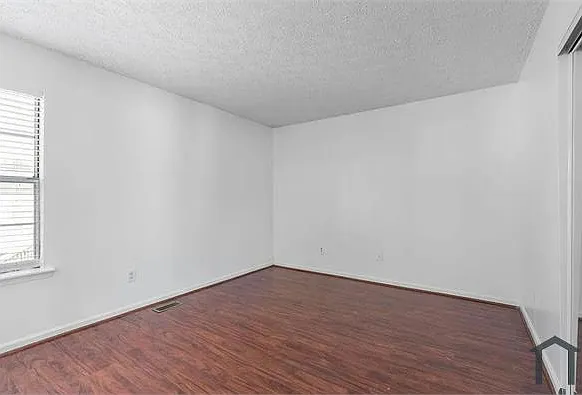 8228 Wynewood Ct — Photo 17