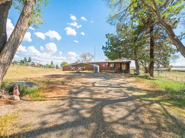 133 SW Tompsett St, Madras, OR 97741