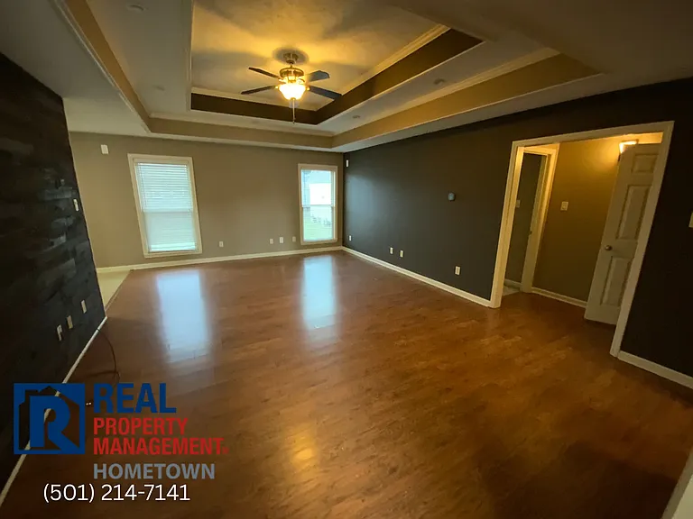 2809 Ewing Ln — Photo 2