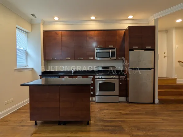 6937 N Oakley Ave, Chicago, IL