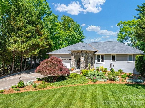 3rd image of 797 Lake Club Dr
