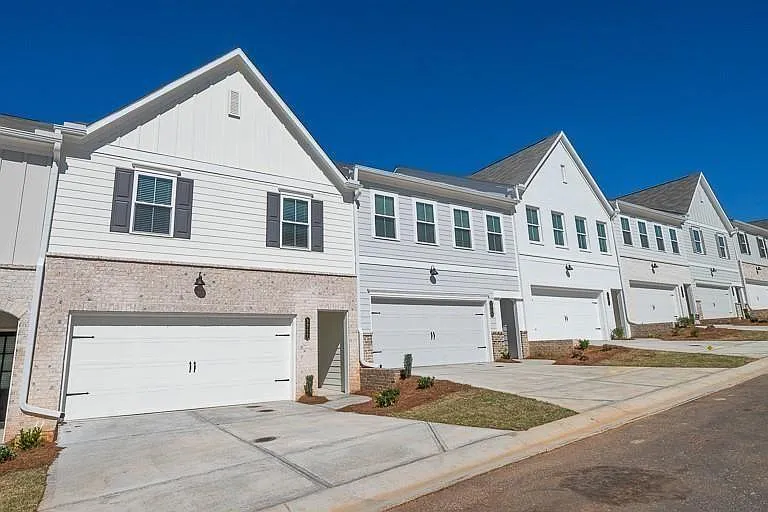 3359 Verdi Ln — Photo 2