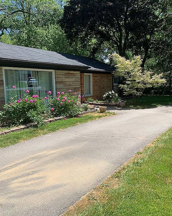 1st image of 88 Marlborough Dr