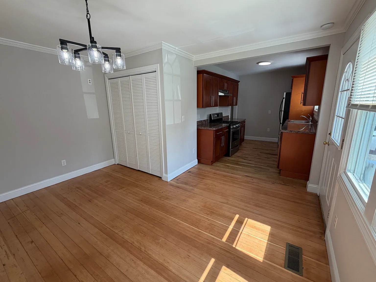 3 bed, $2,350 — Photo 3