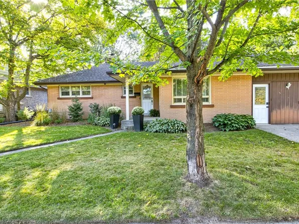 3 Oakwood Ave, Kitchener, ON N2H 6G7