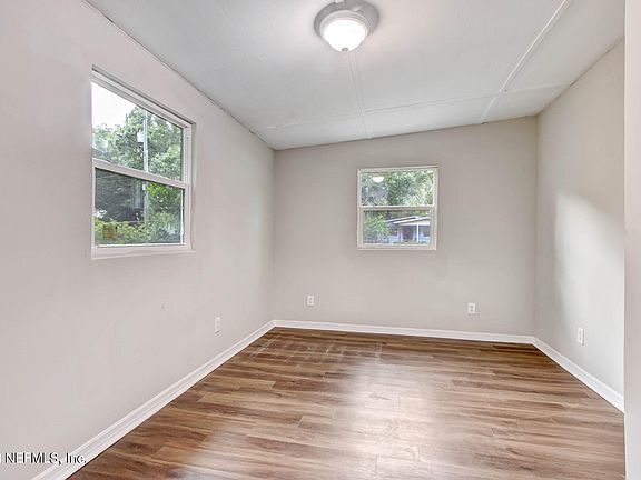 3rd image of 3302 DIGNAN Street