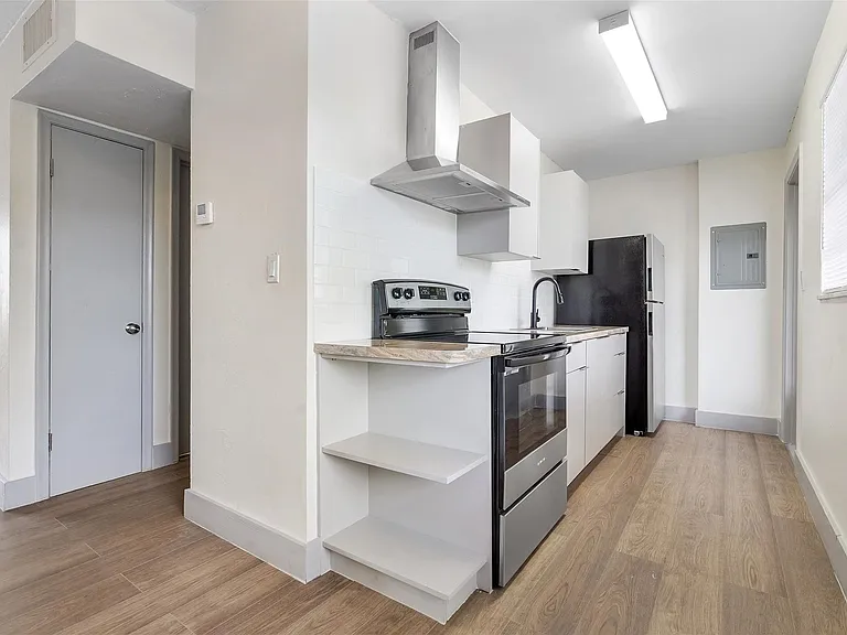 1715 N 16th Ave #115 — Photo 25