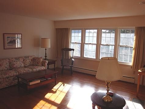 Nice windows in formal living room