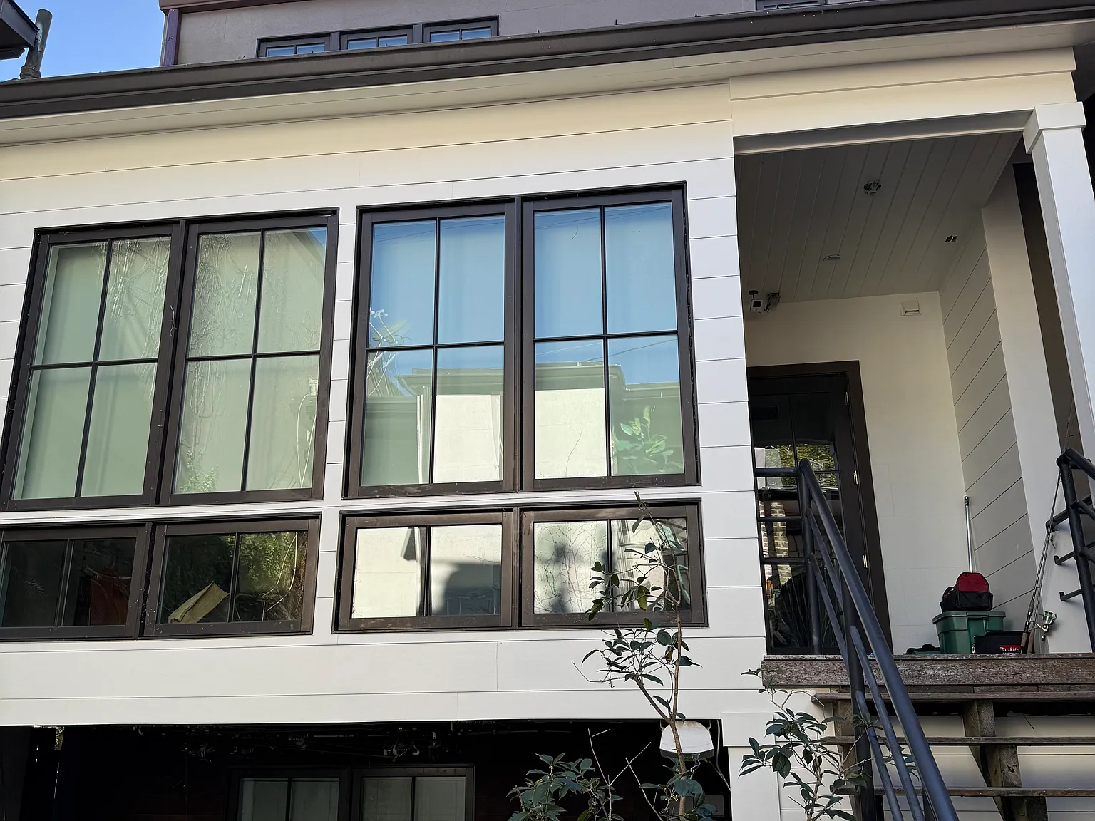 E Jones St, Savannah — Photo 3