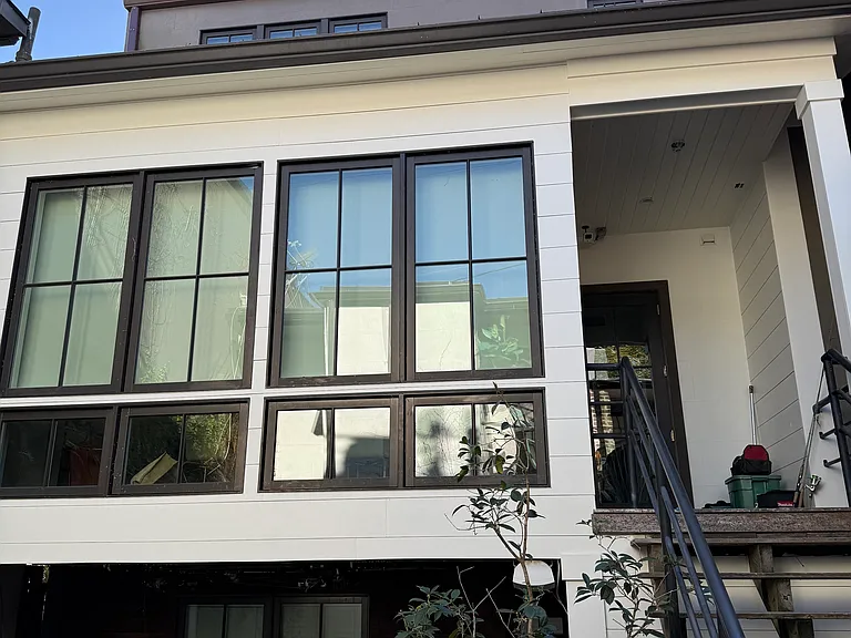 E Jones St — Photo 20