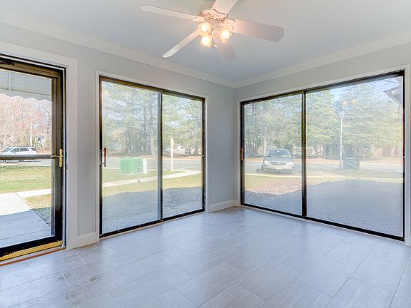SUPER BRIGHT SUNROOM