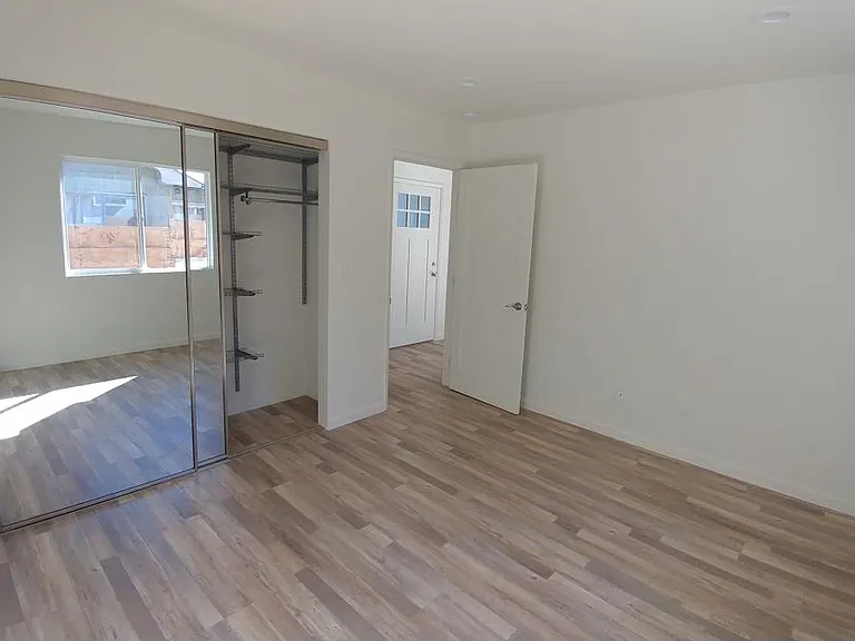 10832 Odell Ave — Photo 5