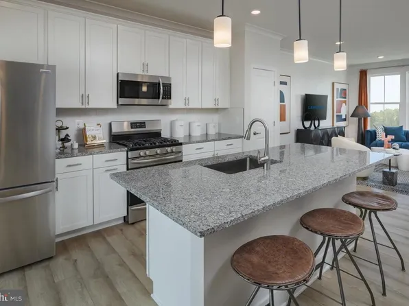 10701 Millport St, White Plains, MD 20695