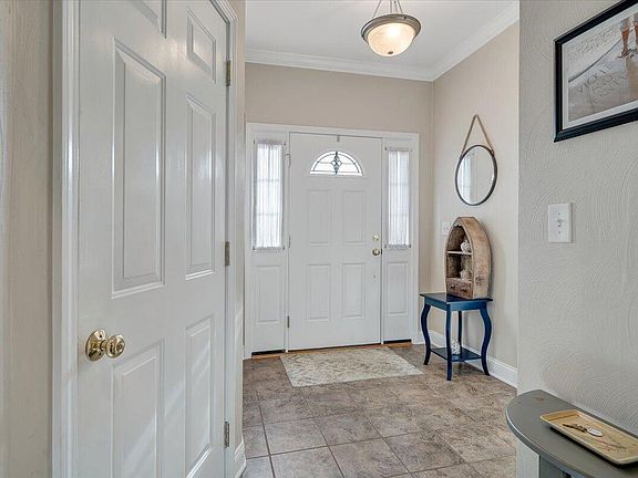 5th image of 172 Cypress Ct