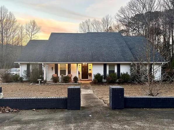 1110 Segars Dr, Iuka, MS 38852