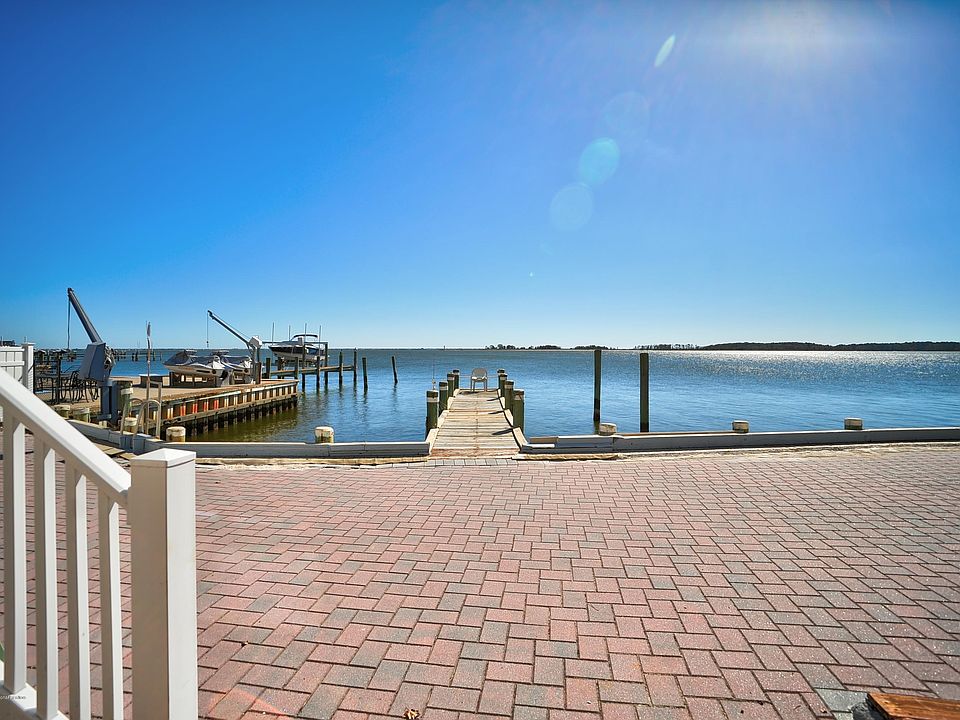 1st image of 7 Bay Breeze Dr