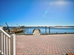 7 Bay Breeze Dr, Toms River, NJ
