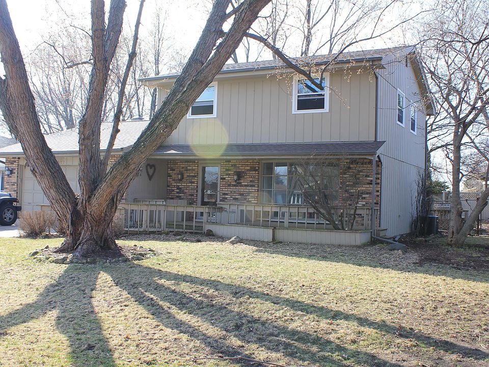 1st image of 627 Shorewood Dr