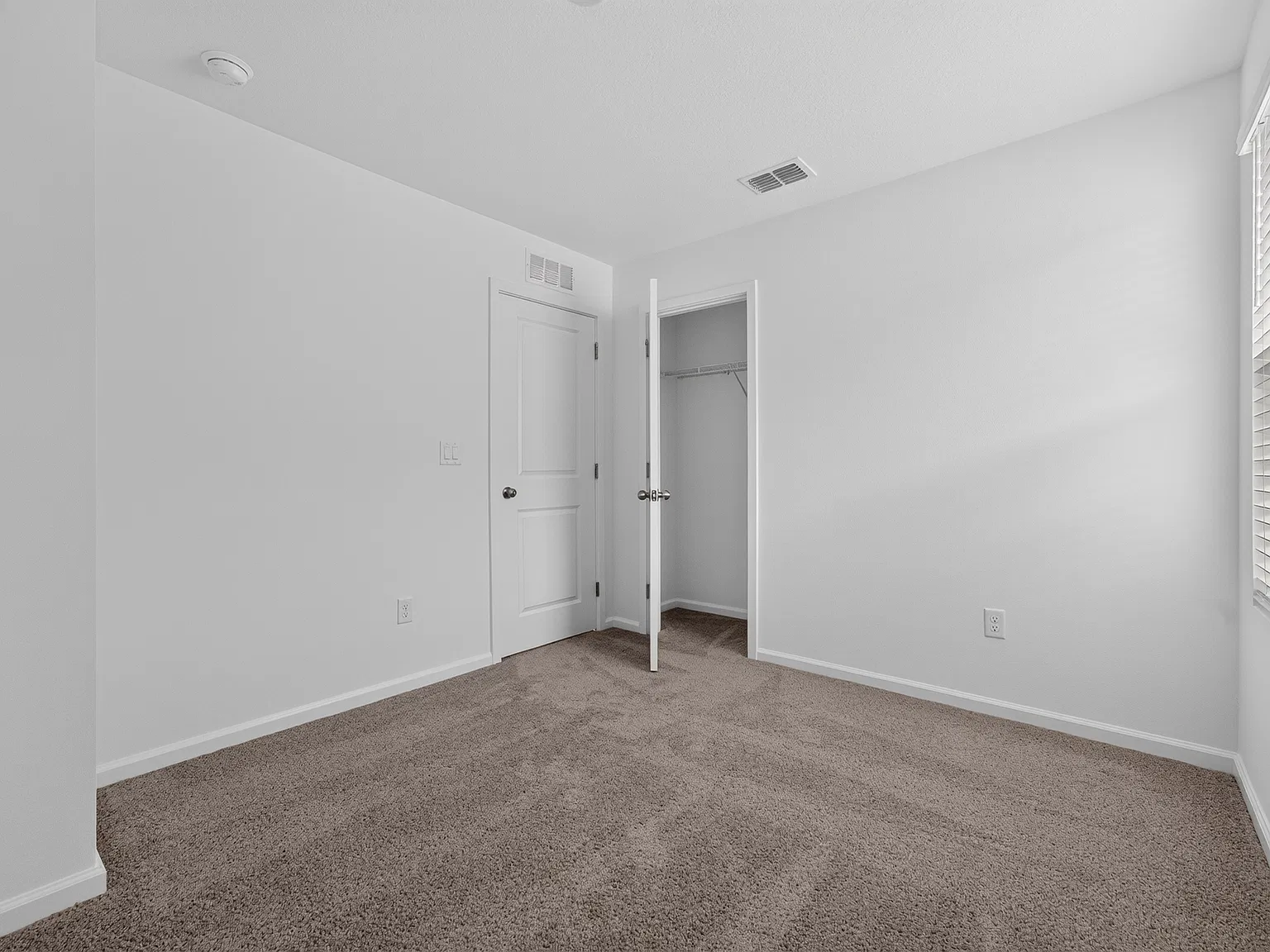 10023 - 1 — Photo 3