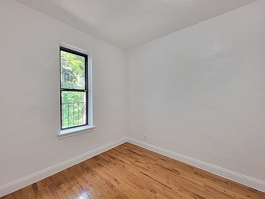 4th image of 319 W 13th St APT 3B